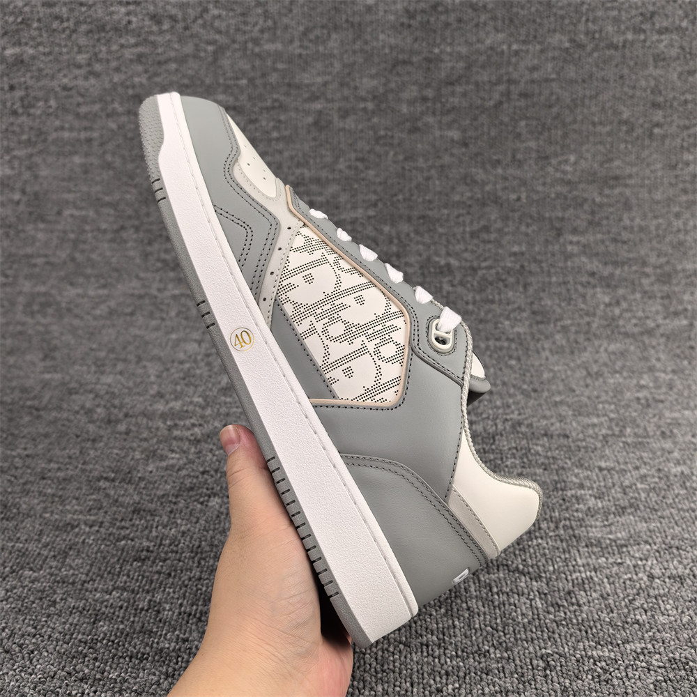 UA Dior Sneaker