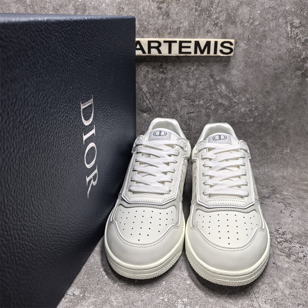 UA Dior Sneaker