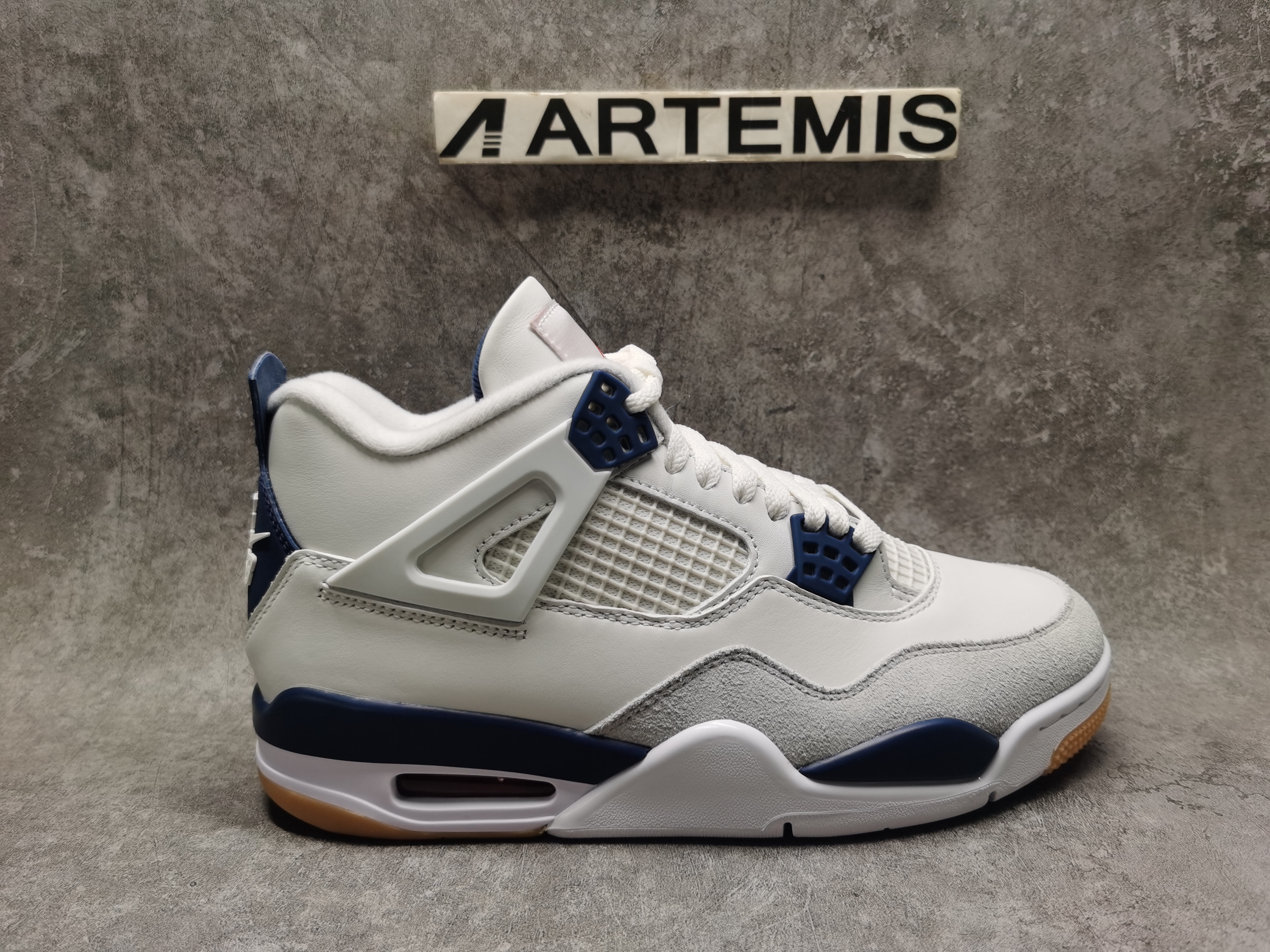 UA Air Jordan 4 Retro