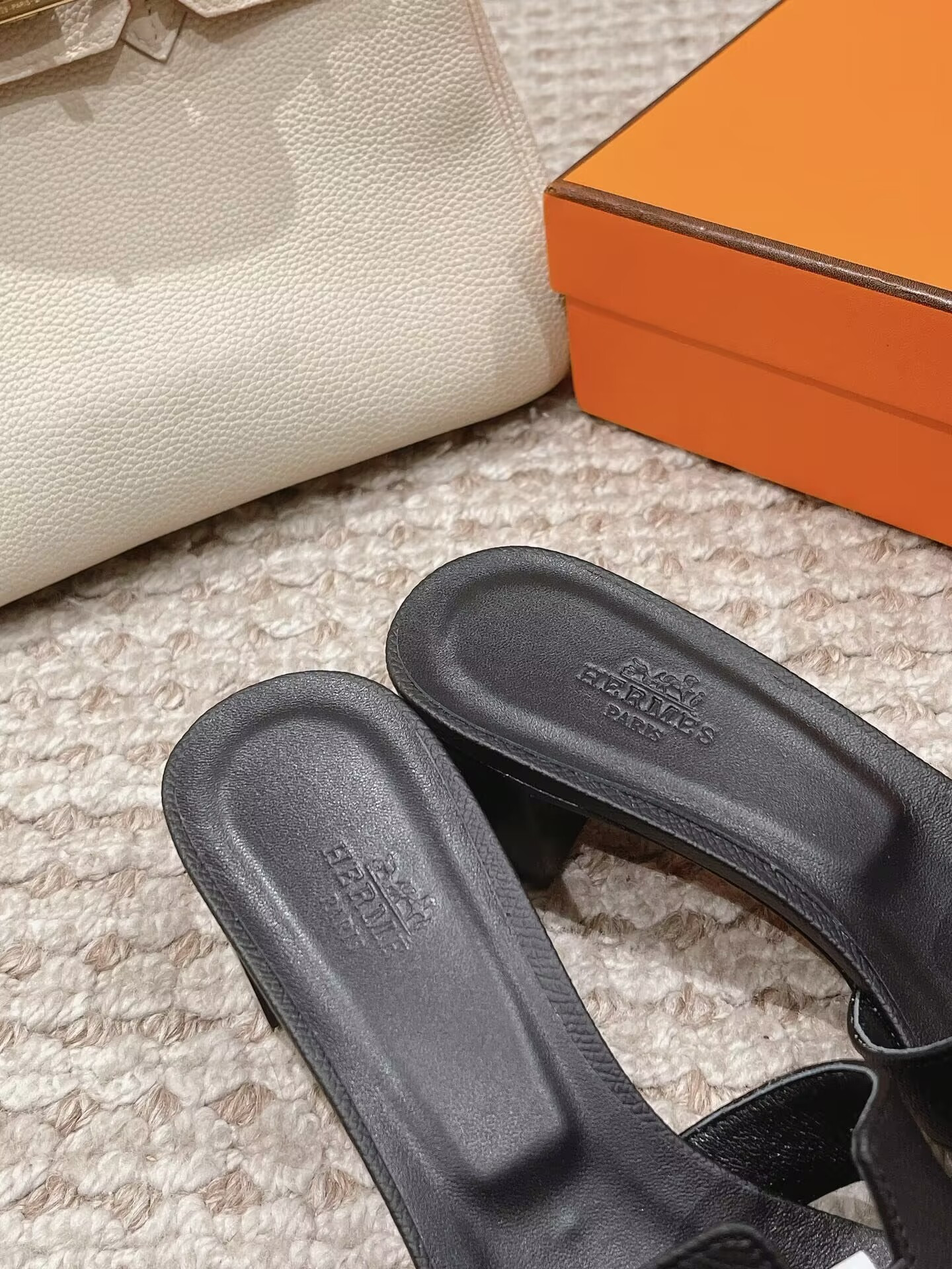 UA Hermès Oasis sandal