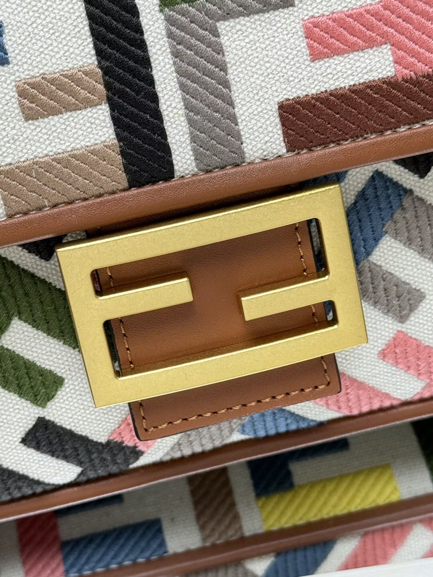 FENDI Baguette 26x13x6cm