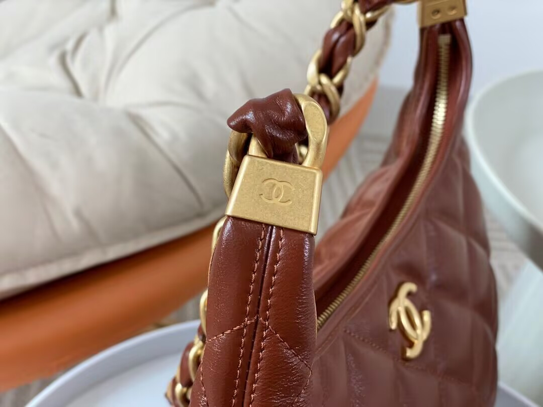 Chanel Hobo Bag   30×28×11cm
