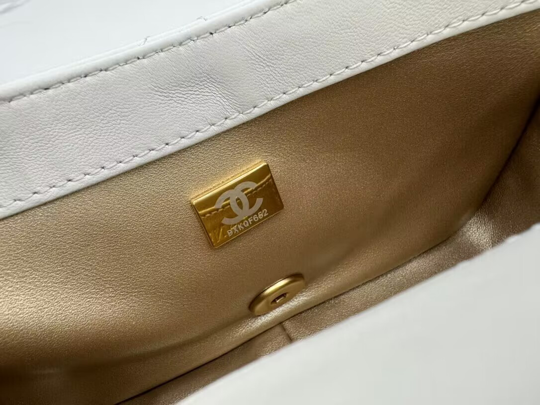 CHANEL MINI CLASSIC HANDBAG Pearl Chain 11.5x17x5cm