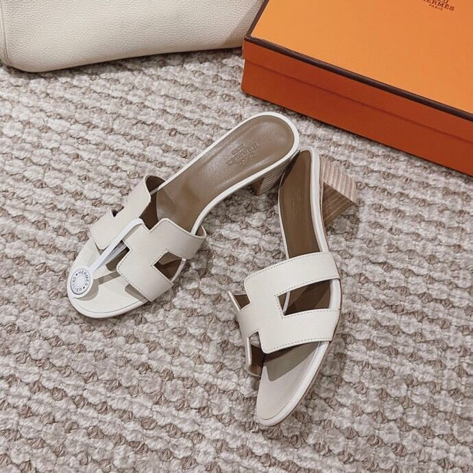 UA Hermès Oasis sandal