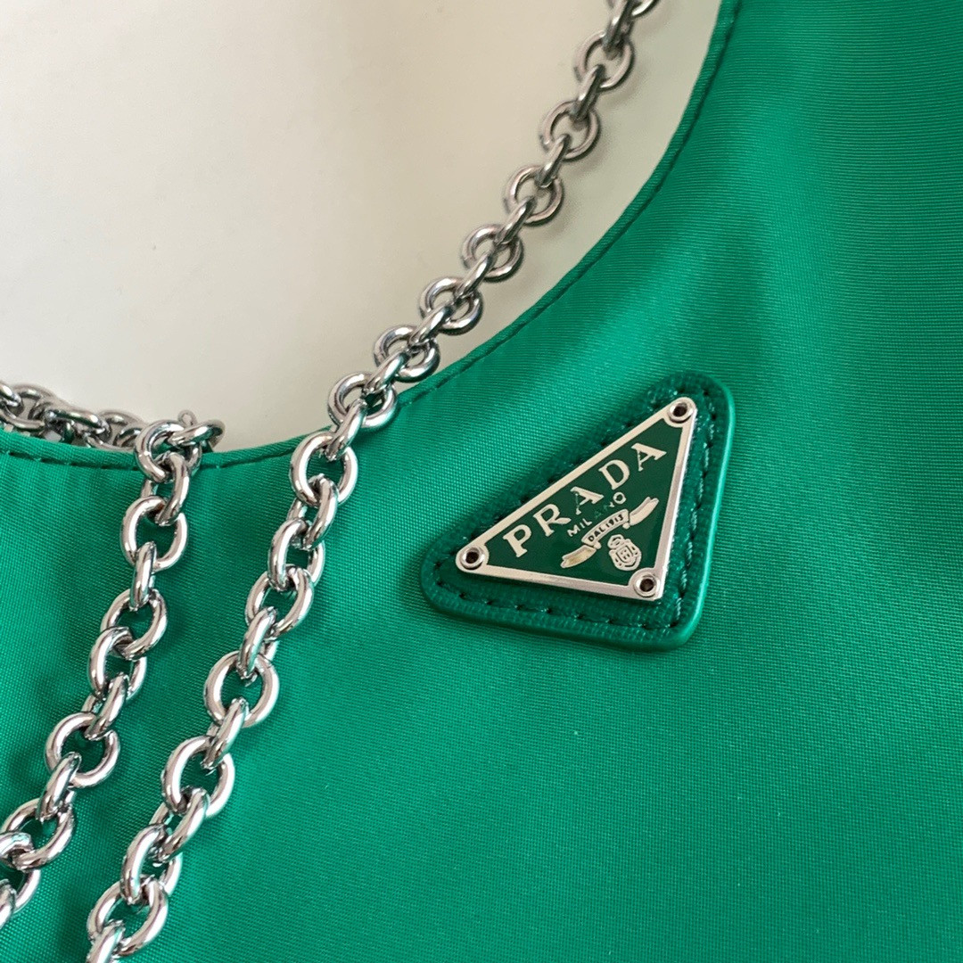 Prada Re-Edition 2005 Re-Nylon bag Green