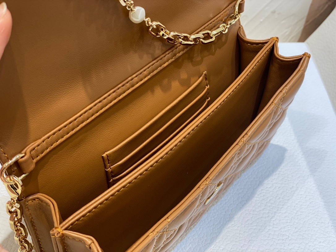 MISS DIOR MINI HANDBAG 21 x 11.5 x 4.5 cm