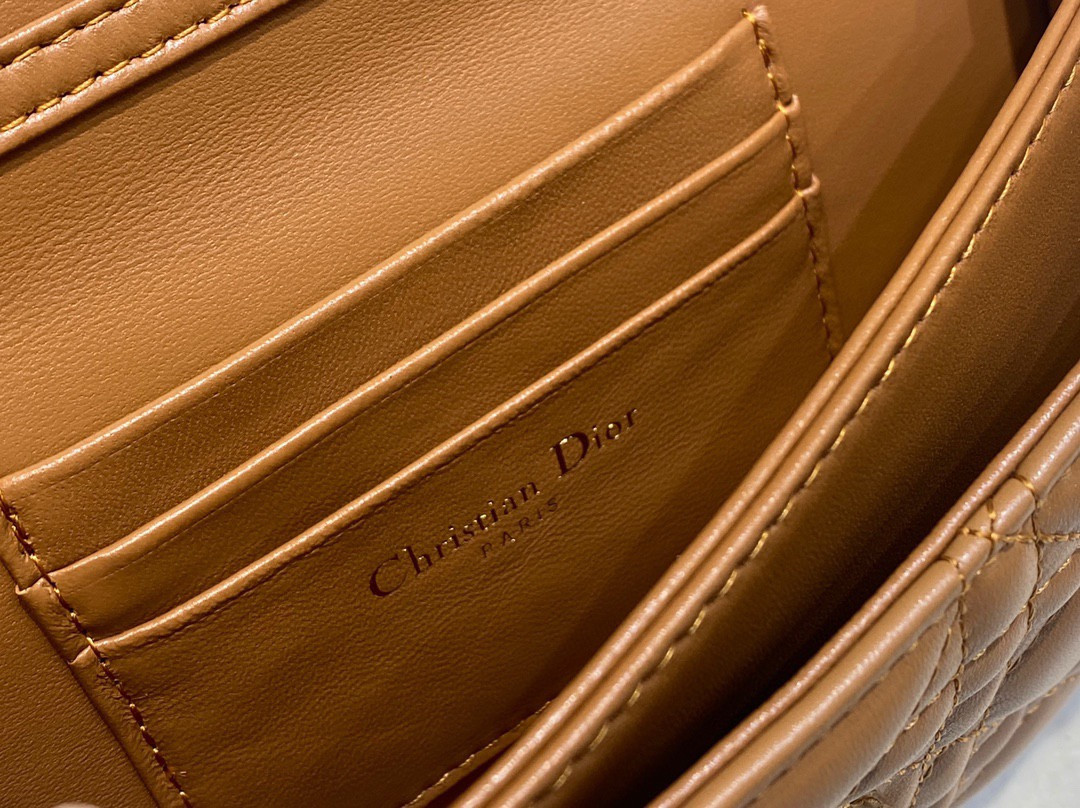 MISS DIOR MINI HANDBAG 21 x 11.5 x 4.5 cm