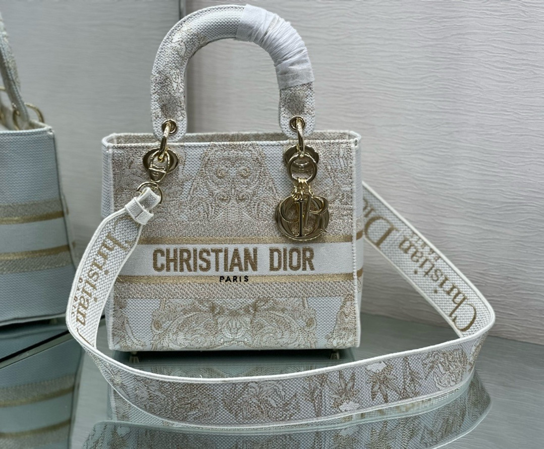 MEDIUM DIOR LADY D-LITE BAG  24 x 20 x 11 cm