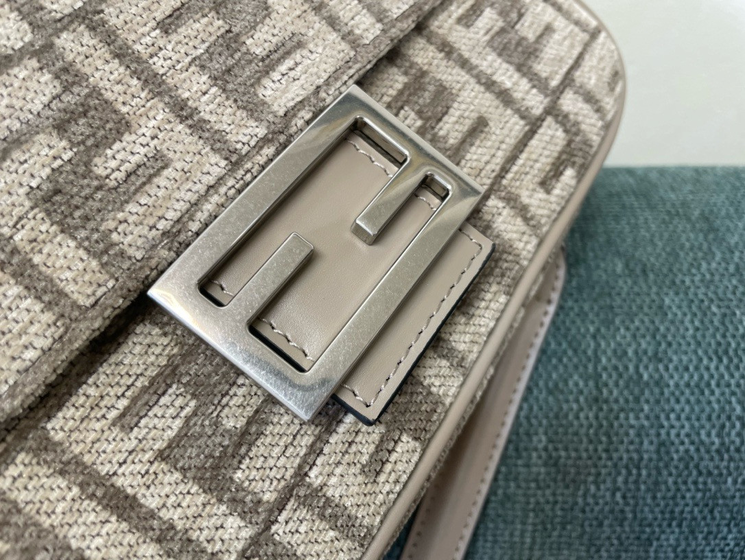 Fendi Baguette Chain Midi dove gray tapestry fabric bag with FF motif SILVER 14.5x7x24 cm