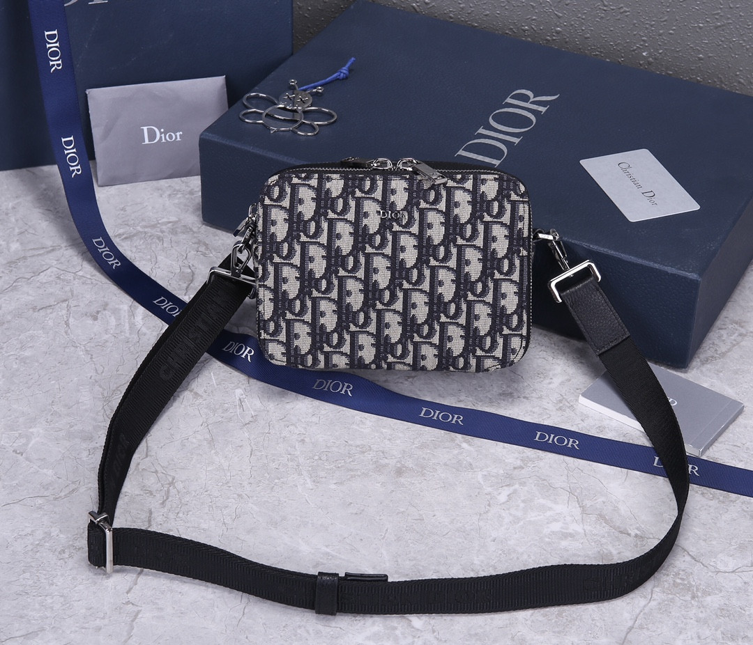 Dior Zipped Pouch with Strap 17×12.5×6cm