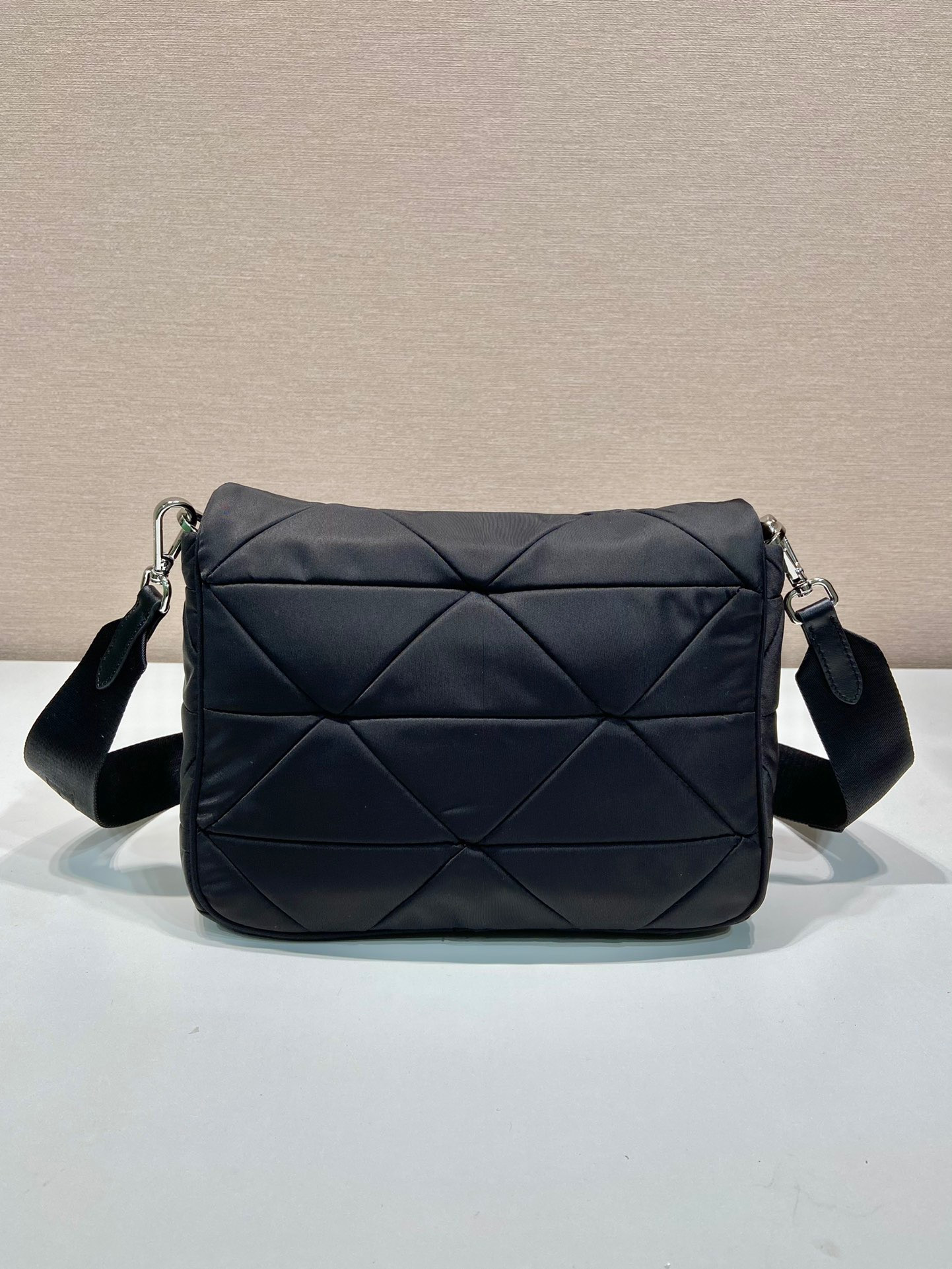 Prada Padded Re-Nylon Shoulder Bag 17.5×24×8.5cm
