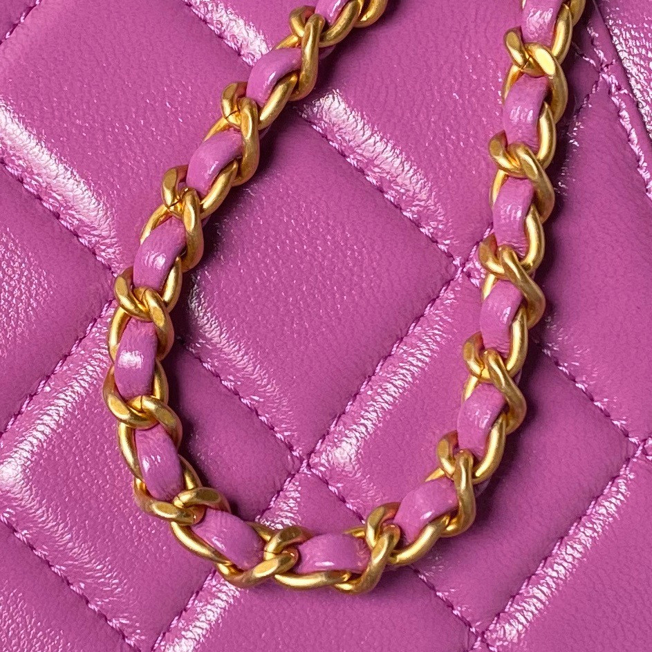 CHANEL MINI BAG WITH TOP HANDLE Shiny Lambskin & Gold-Tone Metal 12 × 18 × 7 cm