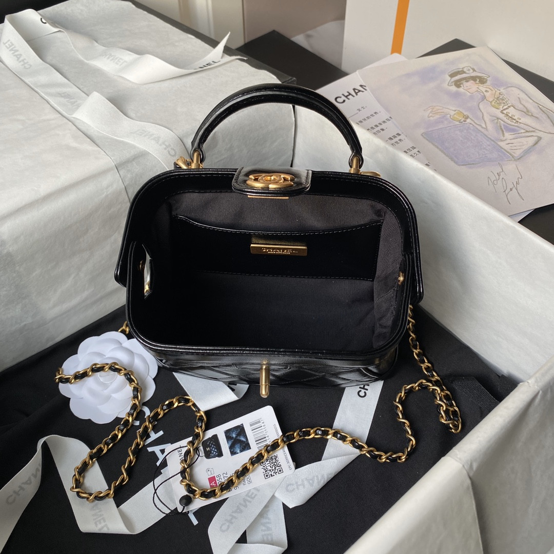 CHANEL MINI BAG WITH TOP HANDLE Shiny Lambskin & Gold-Tone Metal Black 12 × 18 × 7 cm