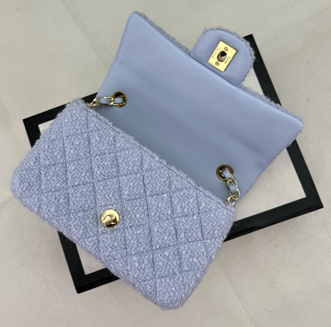 CHANEL MINI CLASSIC 11.12 HANDBAG 20 12 × 20 × 6 cm