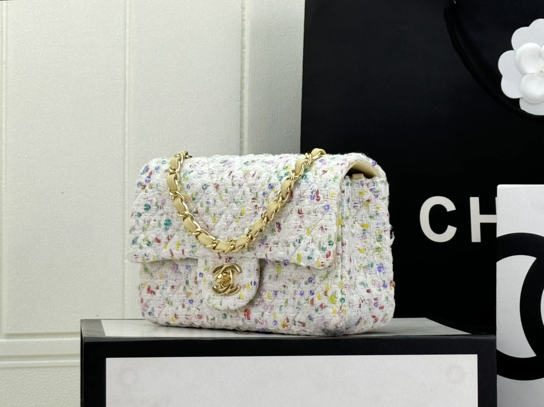 CHANEL MINI CLASSIC 11.12 HANDBAG 20 12 × 20 × 6 cm