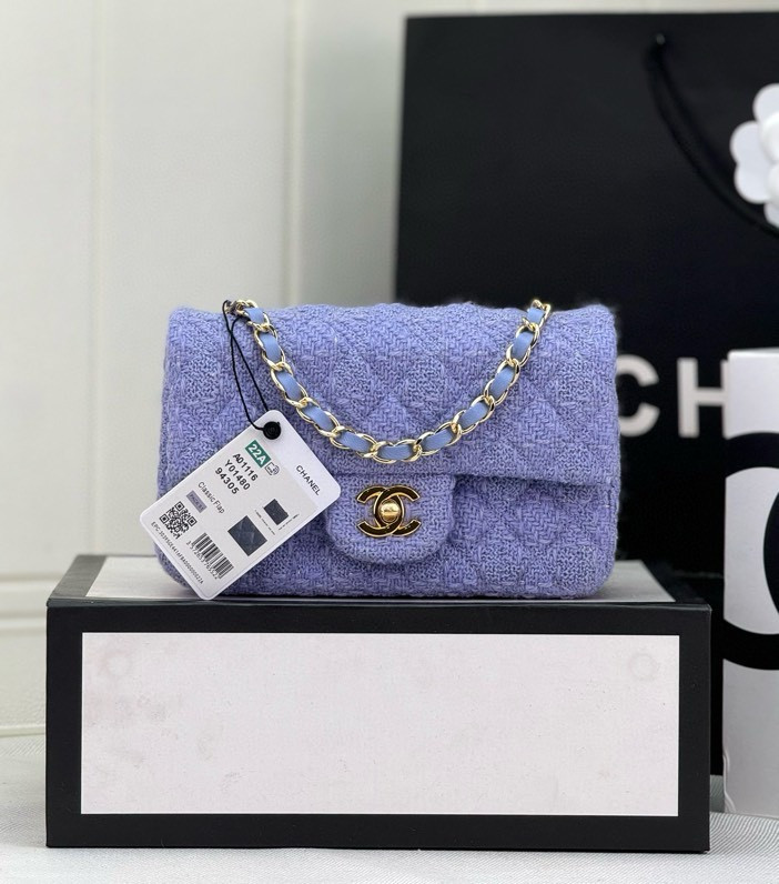 CHANEL MINI CLASSIC 11.12 HANDBAG 20 12 × 20 × 6 cm