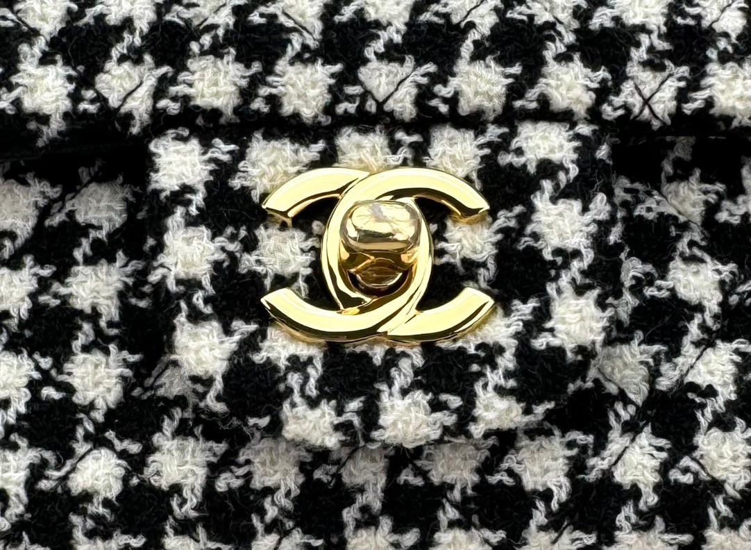 CHANEL MINI CLASSIC 11.12 HANDBAG 20 12 × 20 × 6 cm