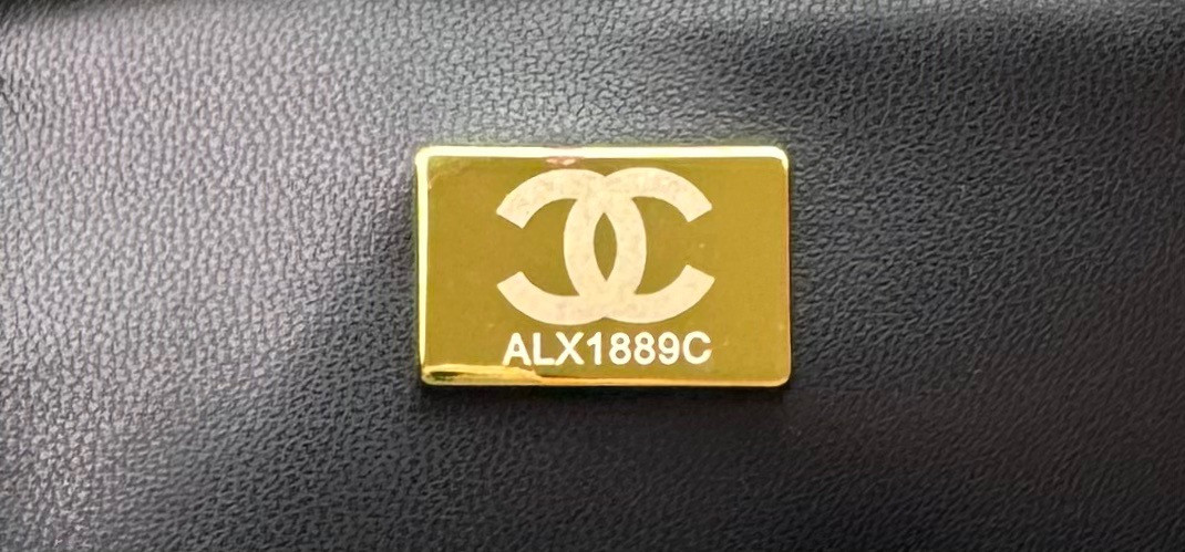 CHANEL MINI CLASSIC 11.12 HANDBAG 20 12 × 20 × 6 cm