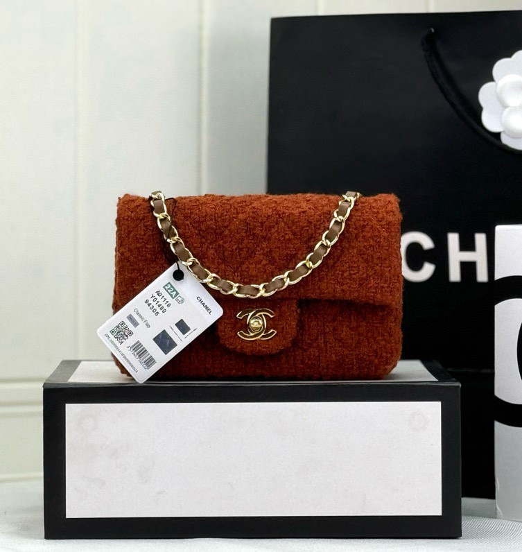 CHANEL MINI CLASSIC 11.12 HANDBAG 20 12 × 20 × 6 cm