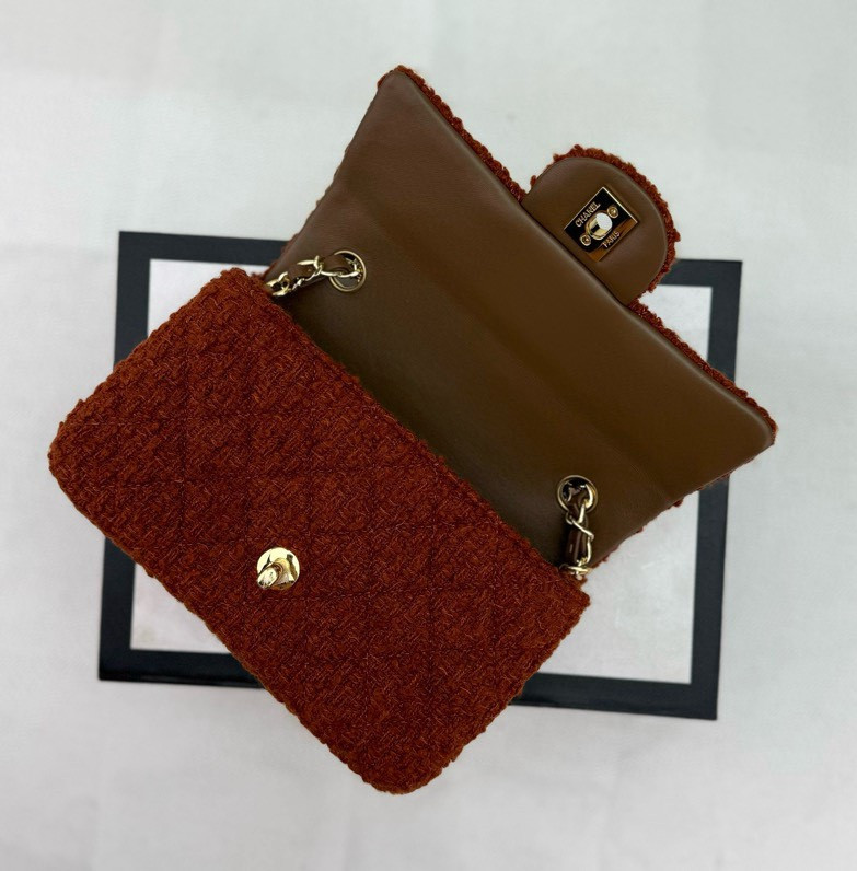 CHANEL MINI CLASSIC 11.12 HANDBAG 20 12 × 20 × 6 cm