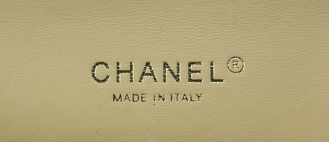 CHANEL MINI CLASSIC 11.12 HANDBAG 25 15.5 × 25.5 × 6.5 cm