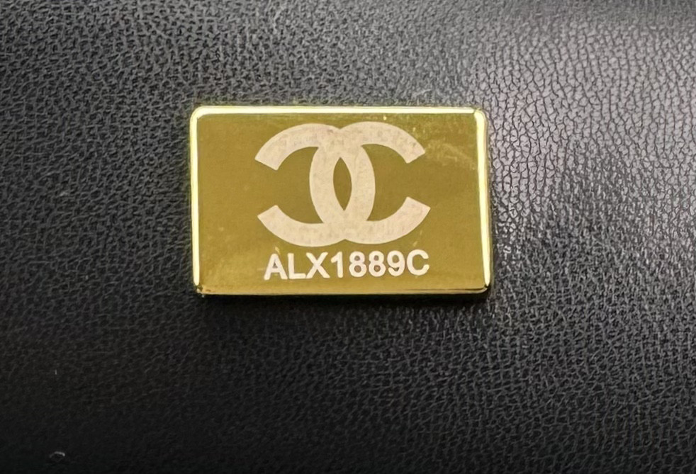 CHANEL MINI CLASSIC 11.12 HANDBAG 25 15.5 × 25.5 × 6.5 cm