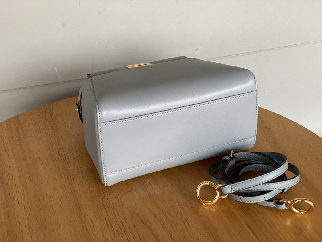 Fendi 8315C Peekaboo bag 23x9x20cm