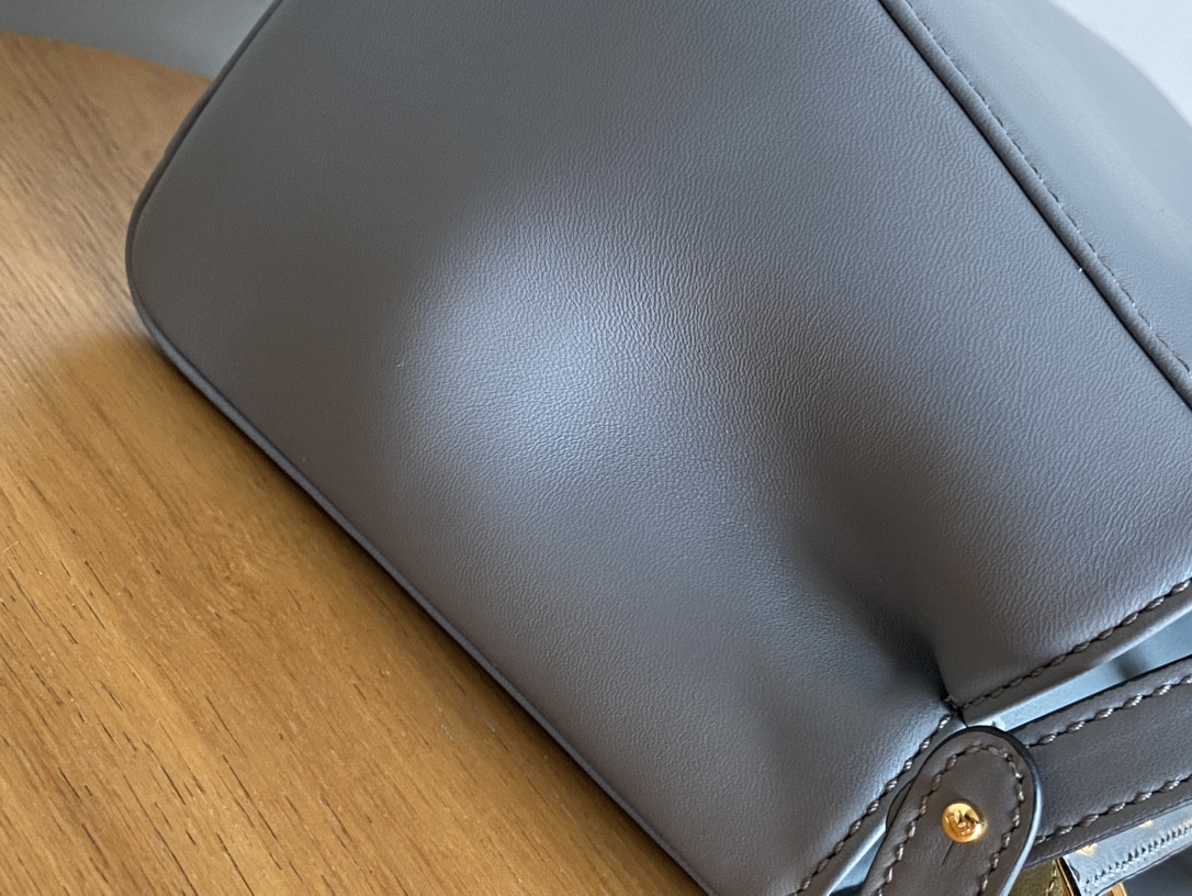 Fendi 8315C Peekaboo bag 23x9x20cm