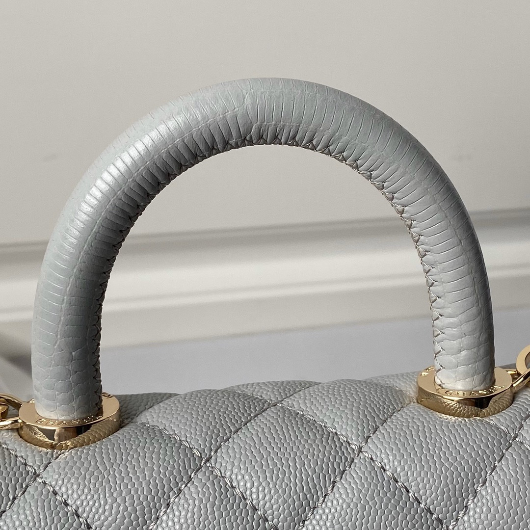 Chanel handle  13x19x9cm