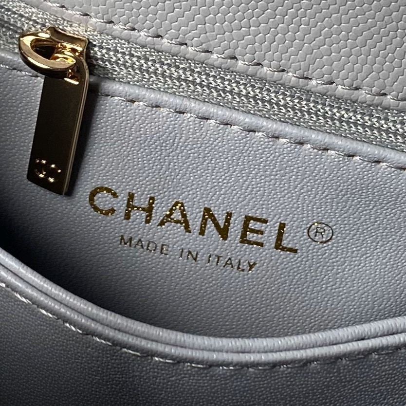 Chanel handle  13x19x9cm