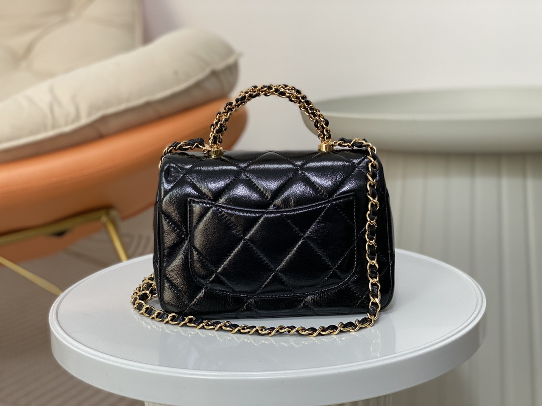 CHANEL WALLET ON CHAIN   19x13x7cm