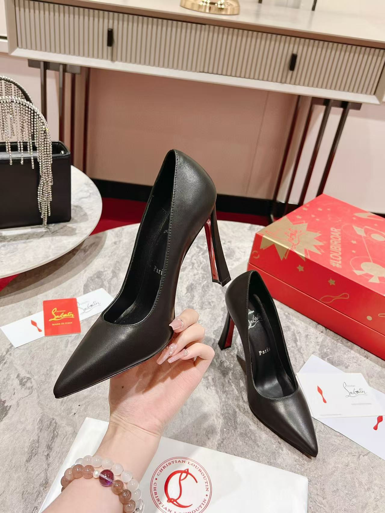 UA Christian Louboutin  10cm