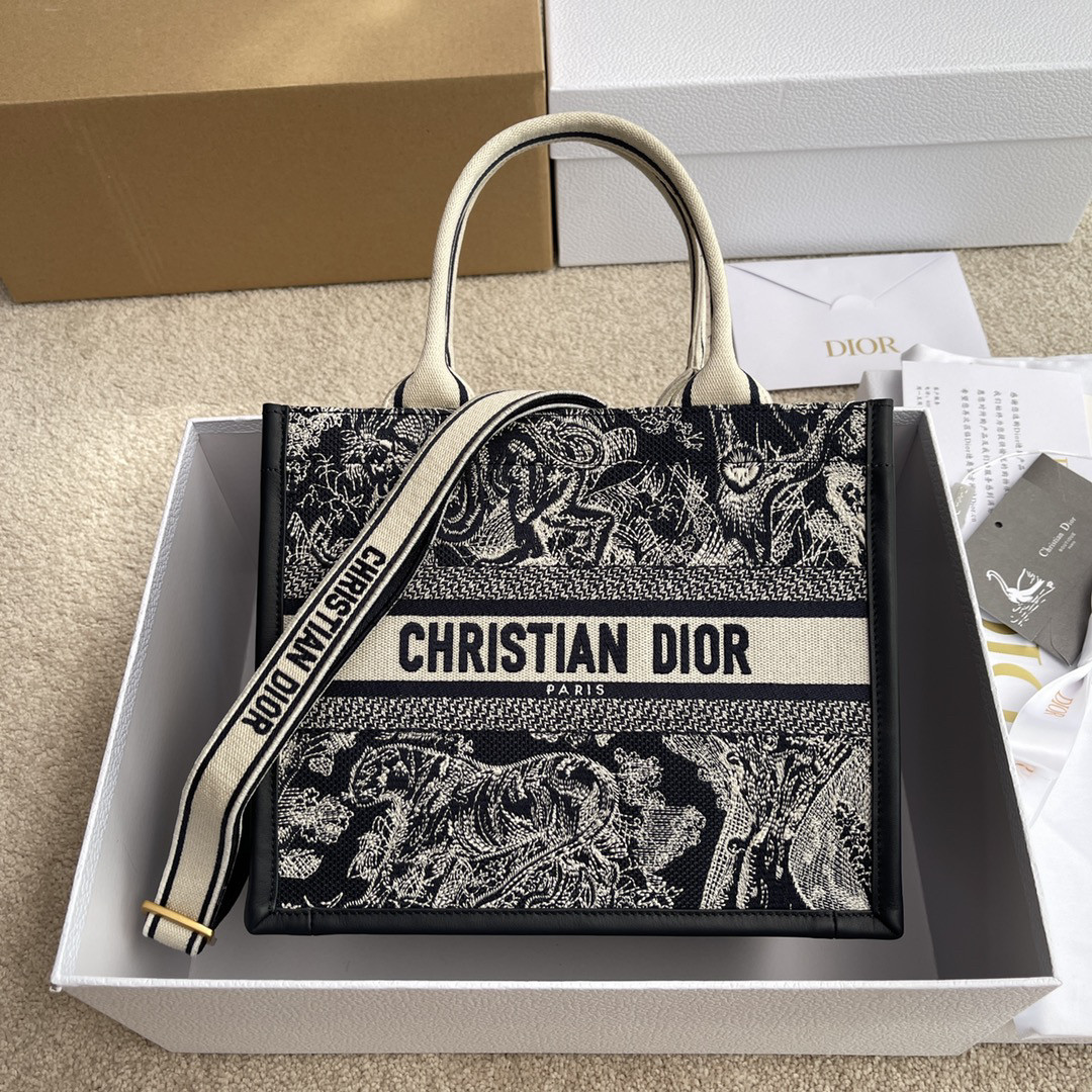 DIOR Book Tote Reverse 26.5×21×14cm