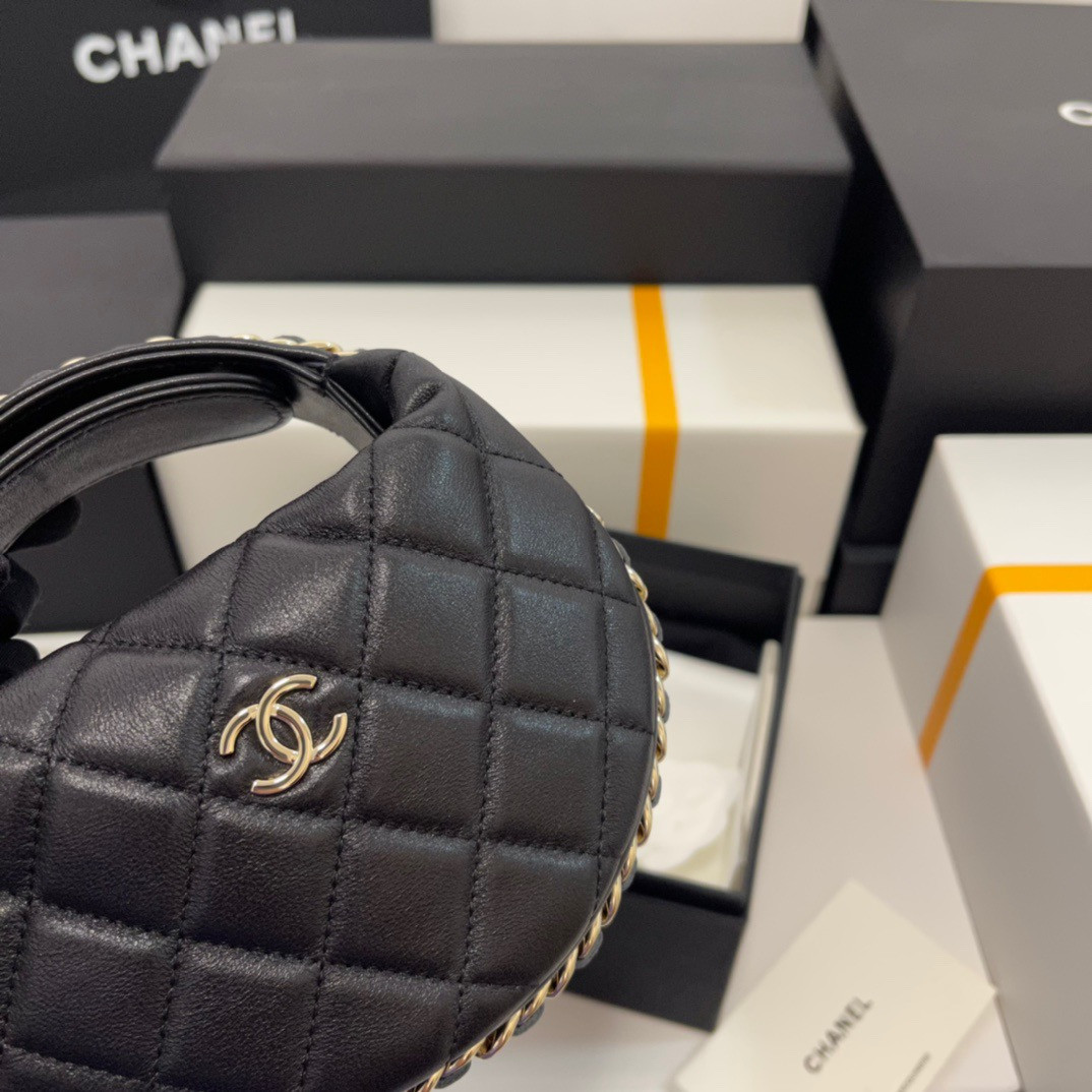 CHANEL 23C 16x16x5.5cm