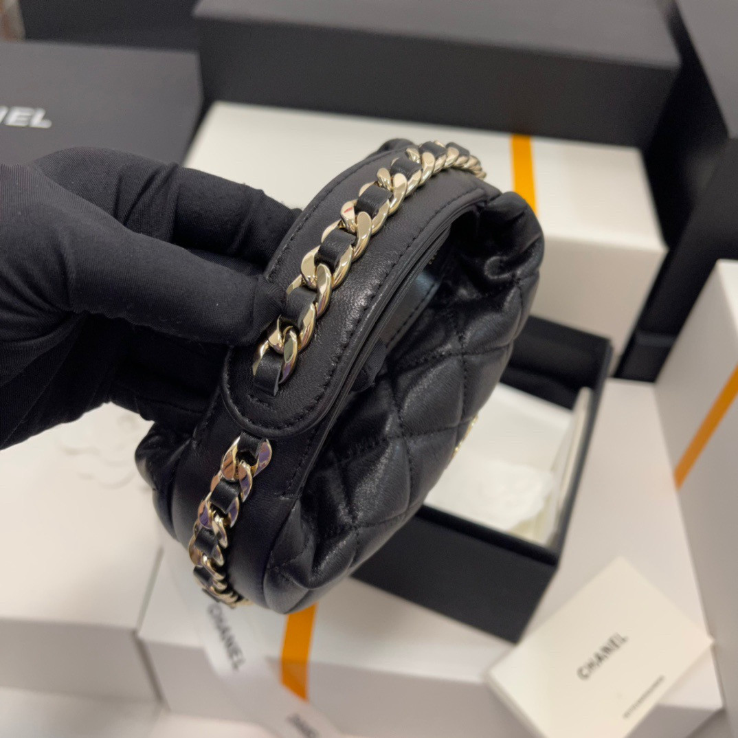 CHANEL 23C 16x16x5.5cm