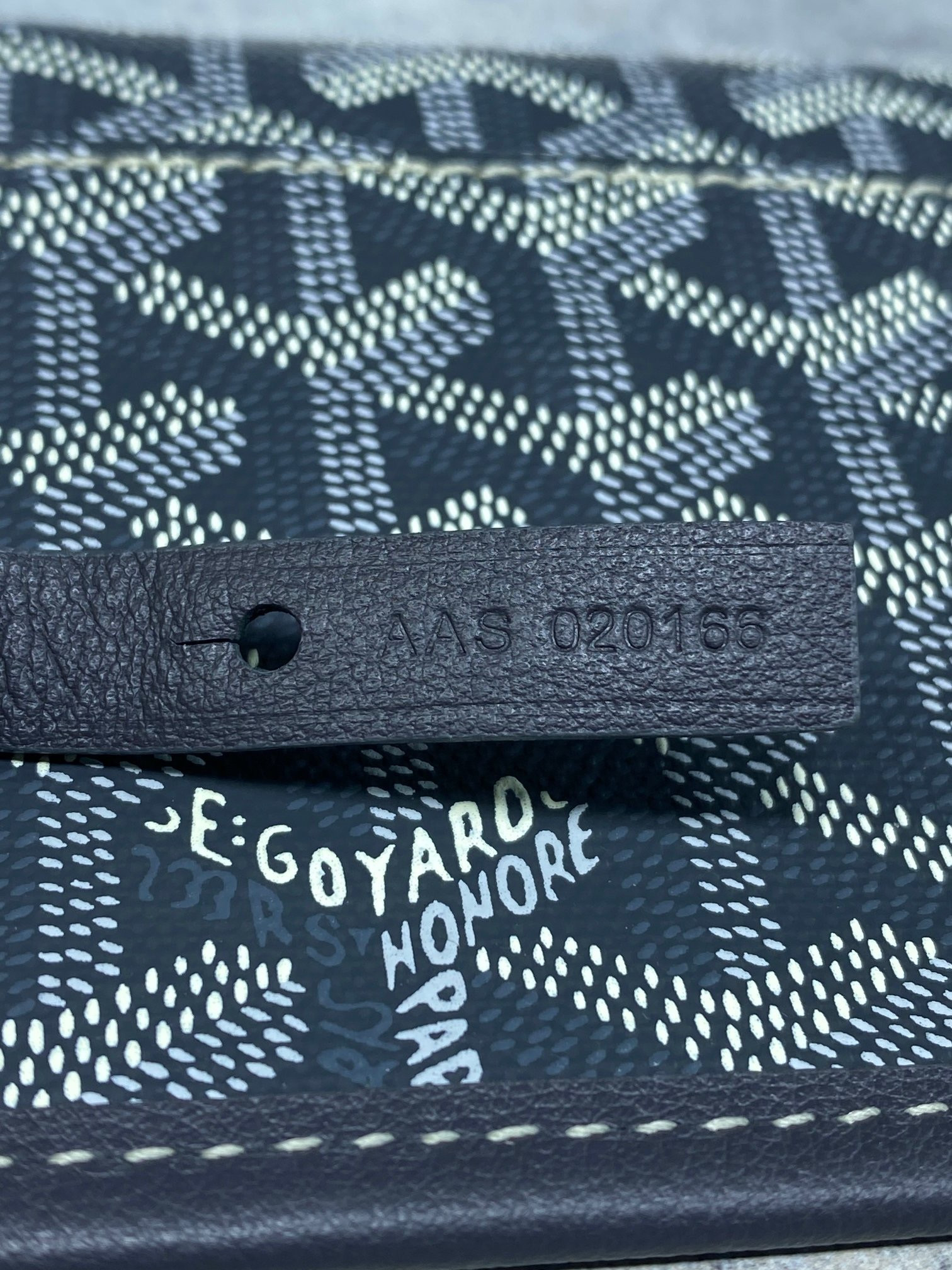 Goyard Small Saint Louis Bag 28 cm x 15 cm x 34 cm