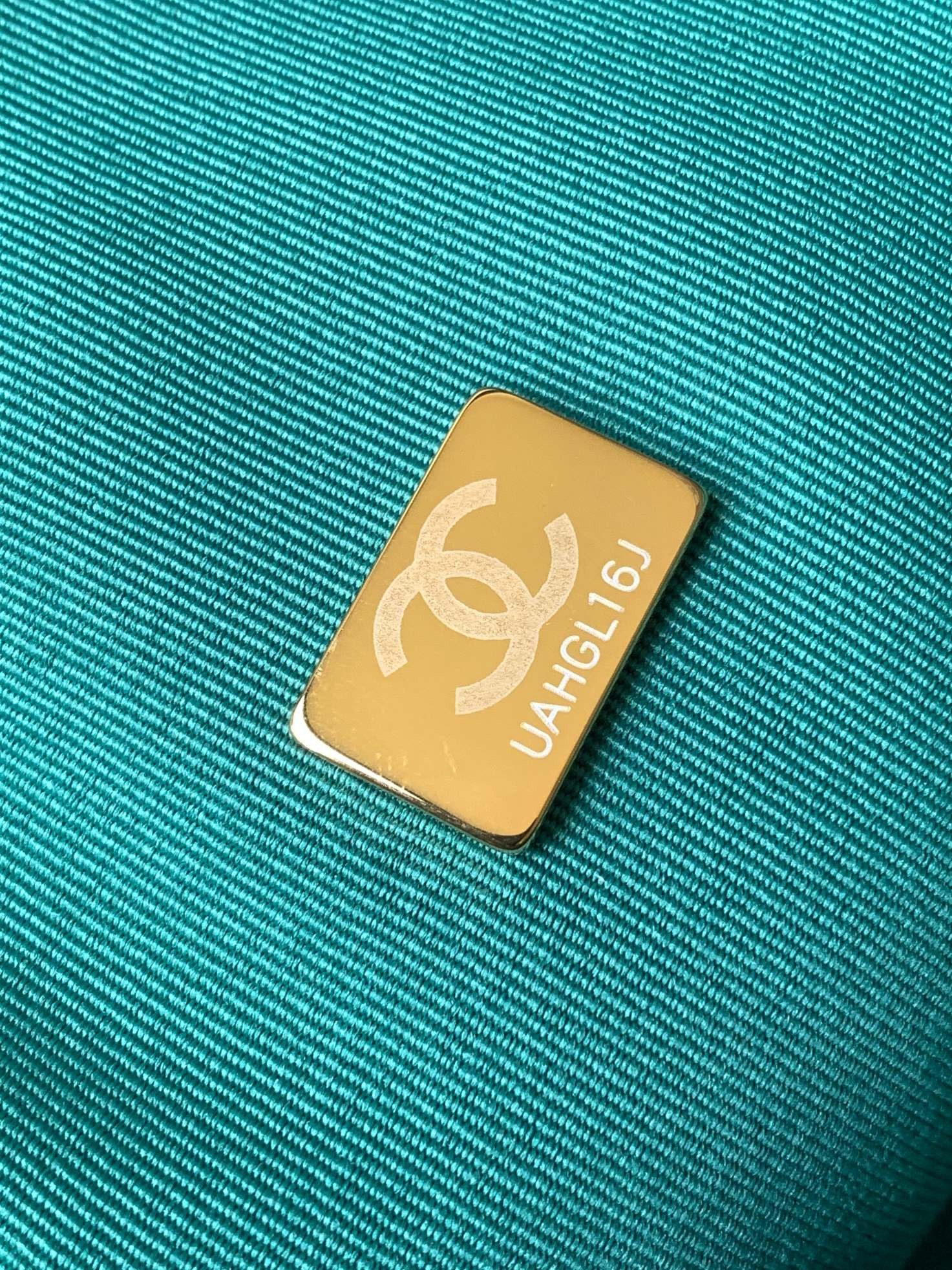 Chanel Shopping Bag 35x27x16cm (Bag opening 41cm)