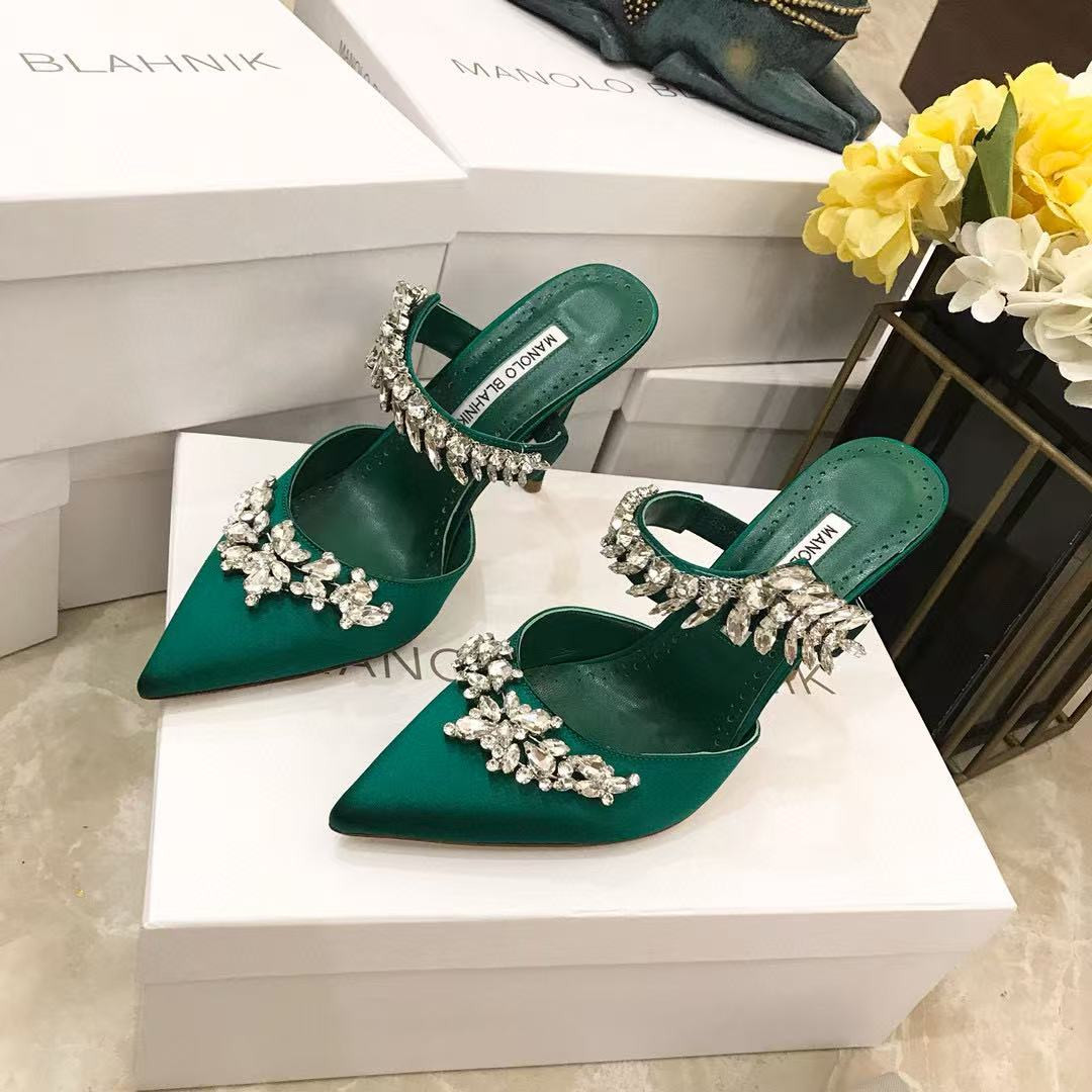UA MANOLO BLAHNIK Shoes