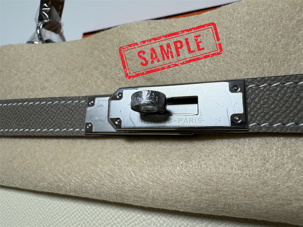 Hermes Kelly 28cm (15-20 days for customization)