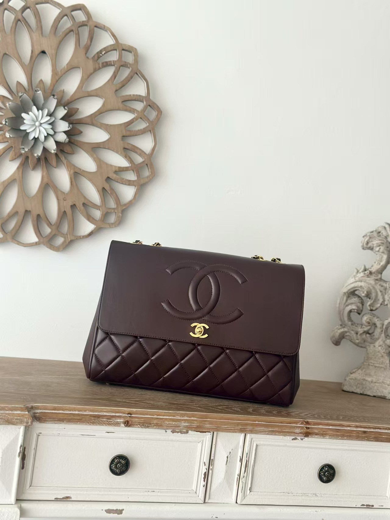 Chanel shoulder chain bag 33x11x23cm