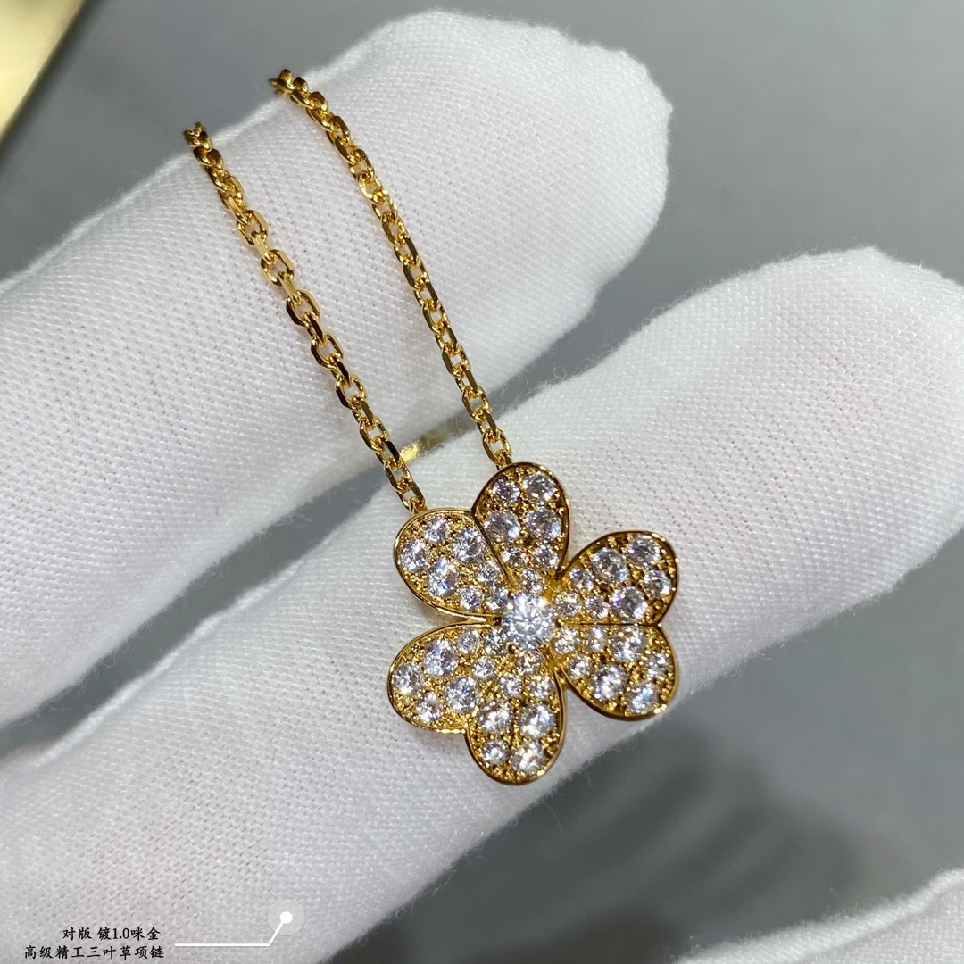 Van Cleef & Arpels Full diamond clover Necklace