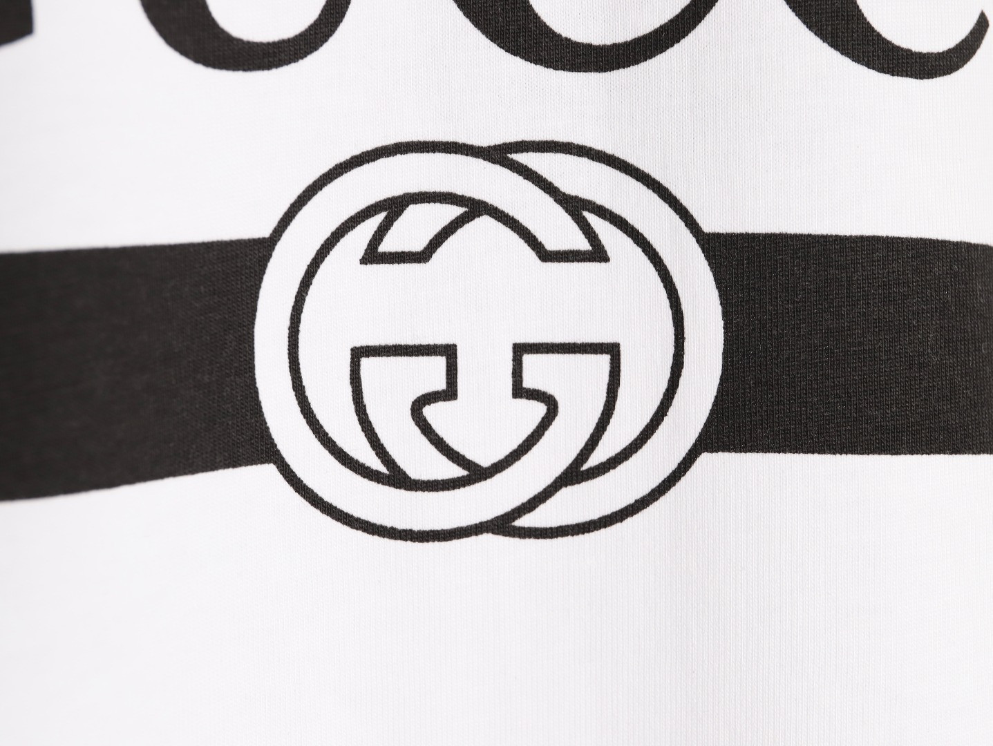 Gucci Long-sleeved T-shirt