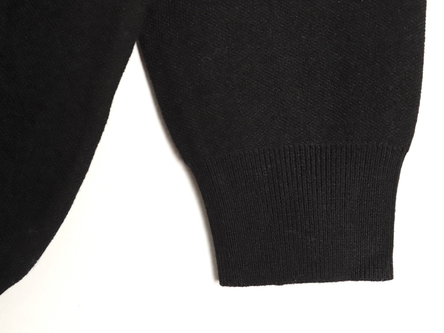 LOEWE 23ss Anagram Knitting Sweaters