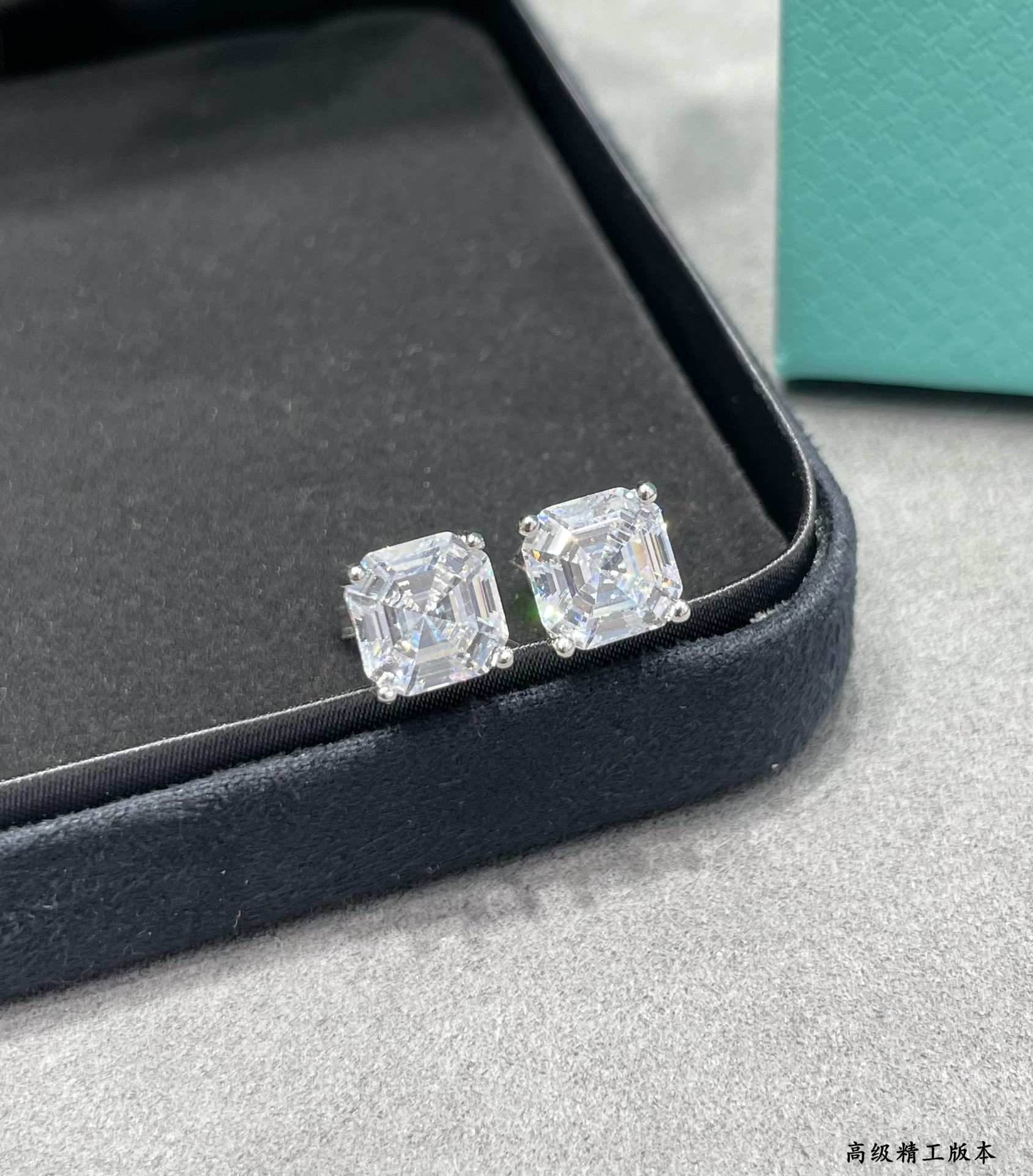 Tiffany & Co. Four-Prong Stud Earrings 7x7mm Ag925