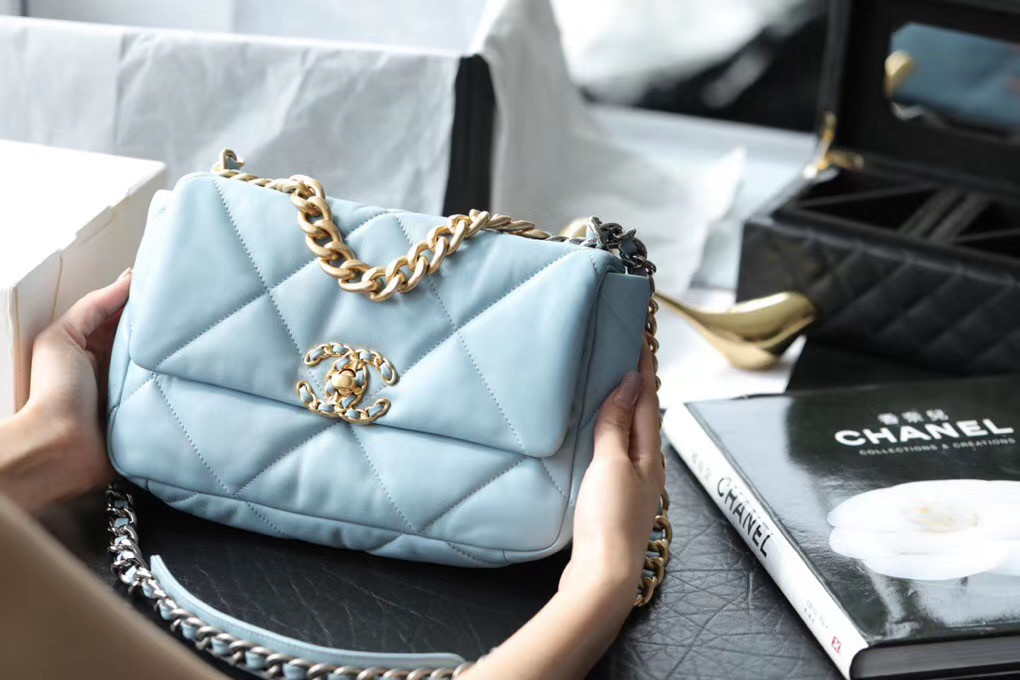 Chanel 19 medium flap bag