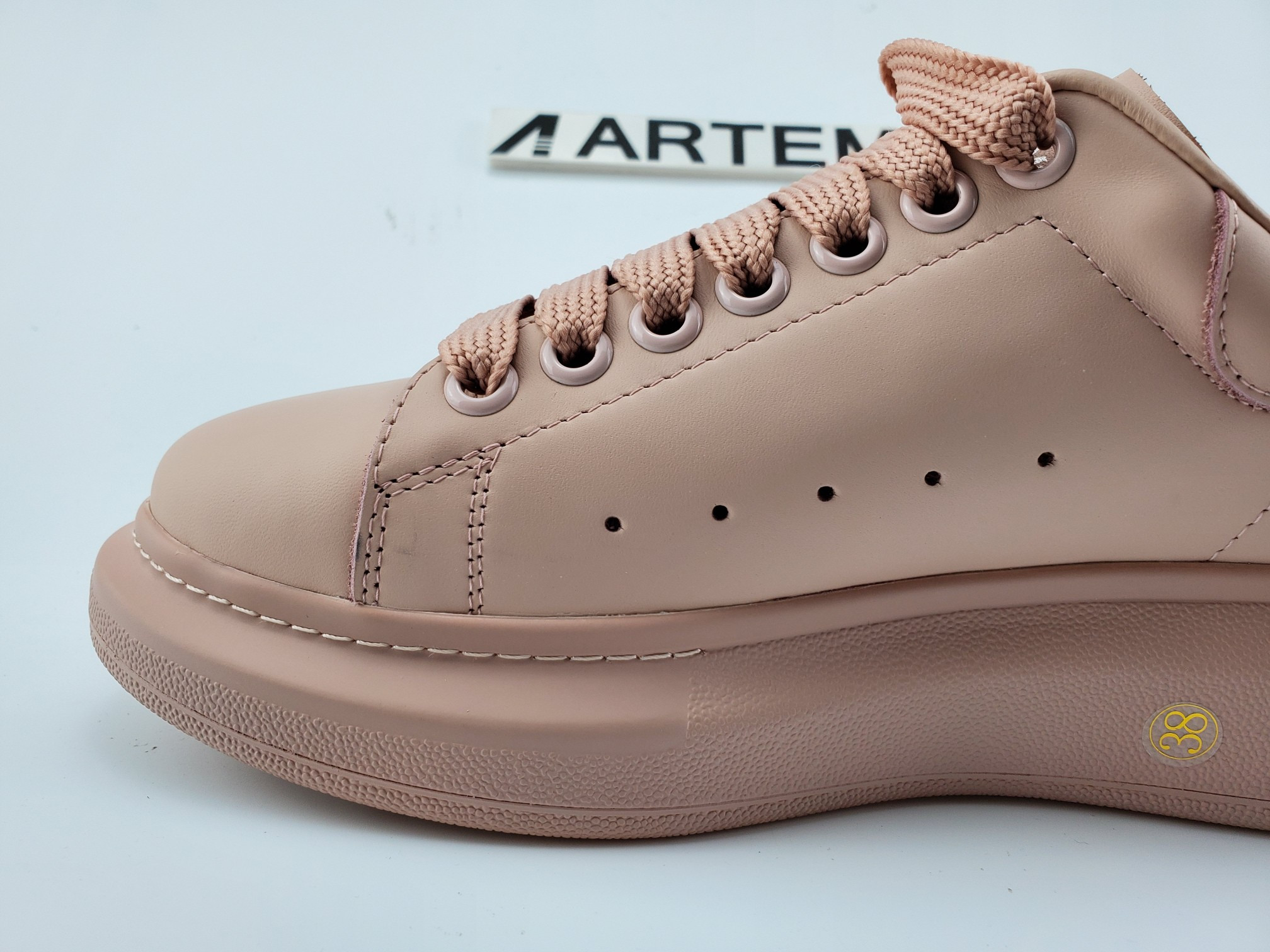 ALEXANDER MCQUEEN Trainers Pink