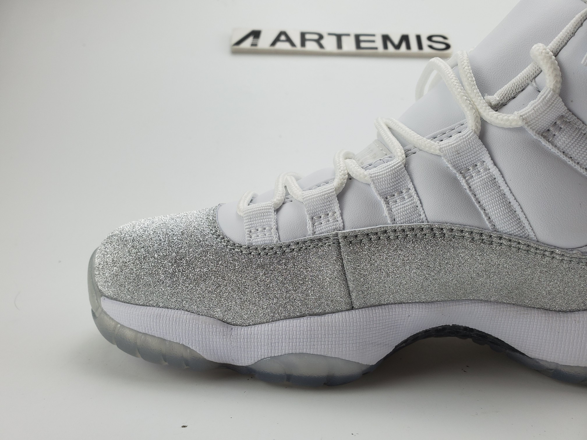 Air Jordan 11 Retro White Metallic Silver