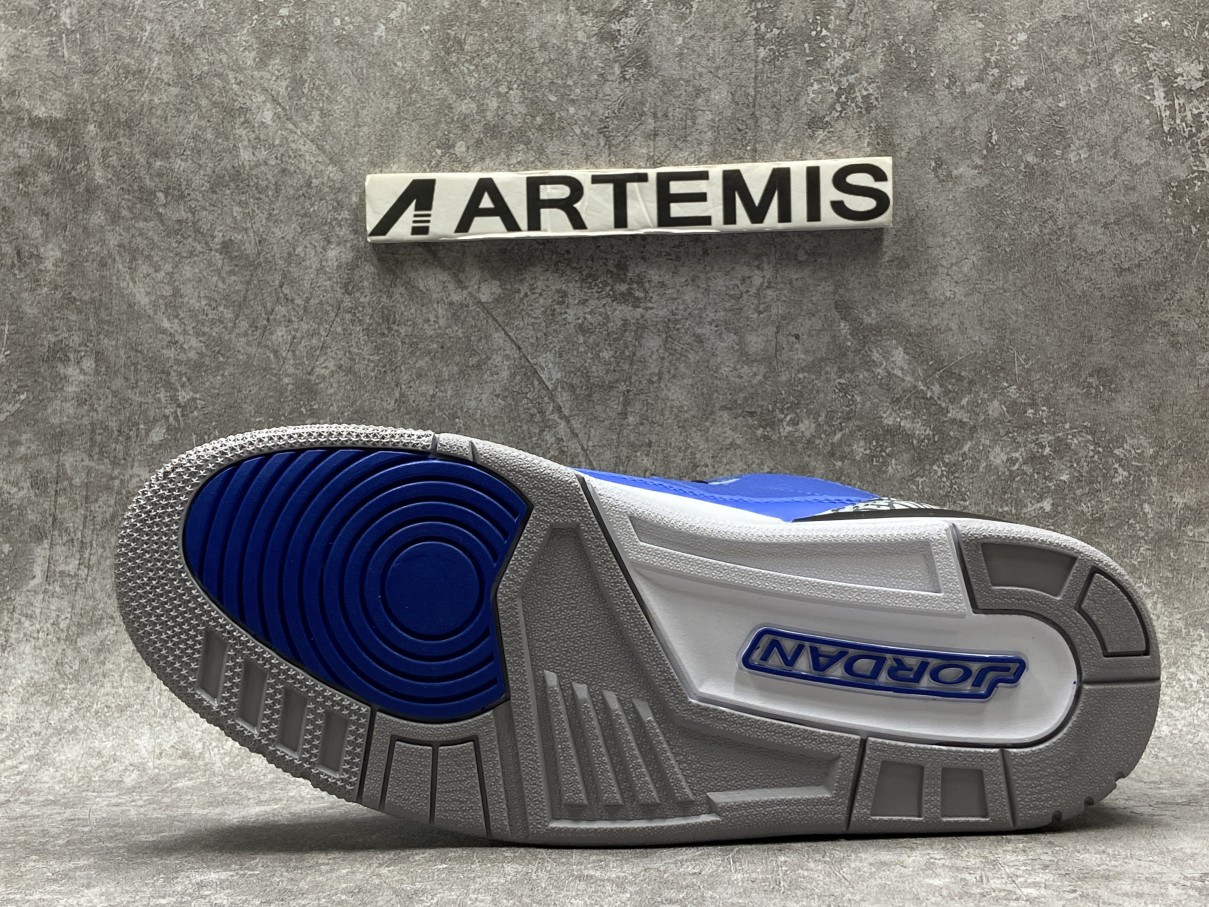 Air Jordan 3 Retro Varsity Royal Cement
