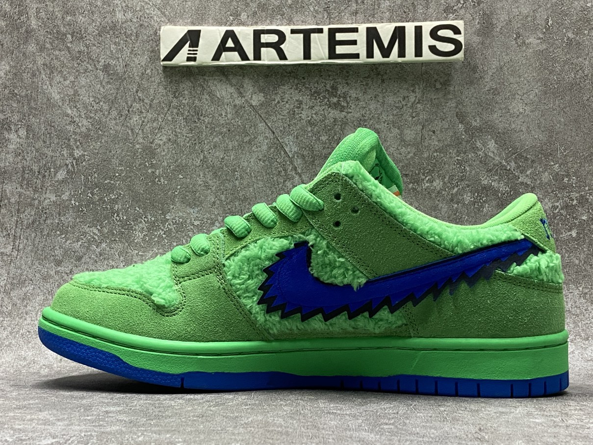 Grateful Dead x Nike SB Dunk Low Green Bear