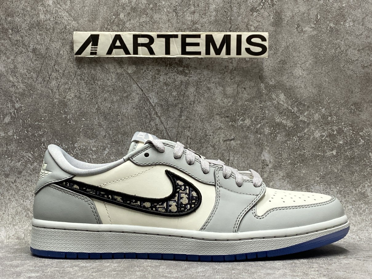 Air Jordan 1 Retro Low Dior (Blue Box Version)
